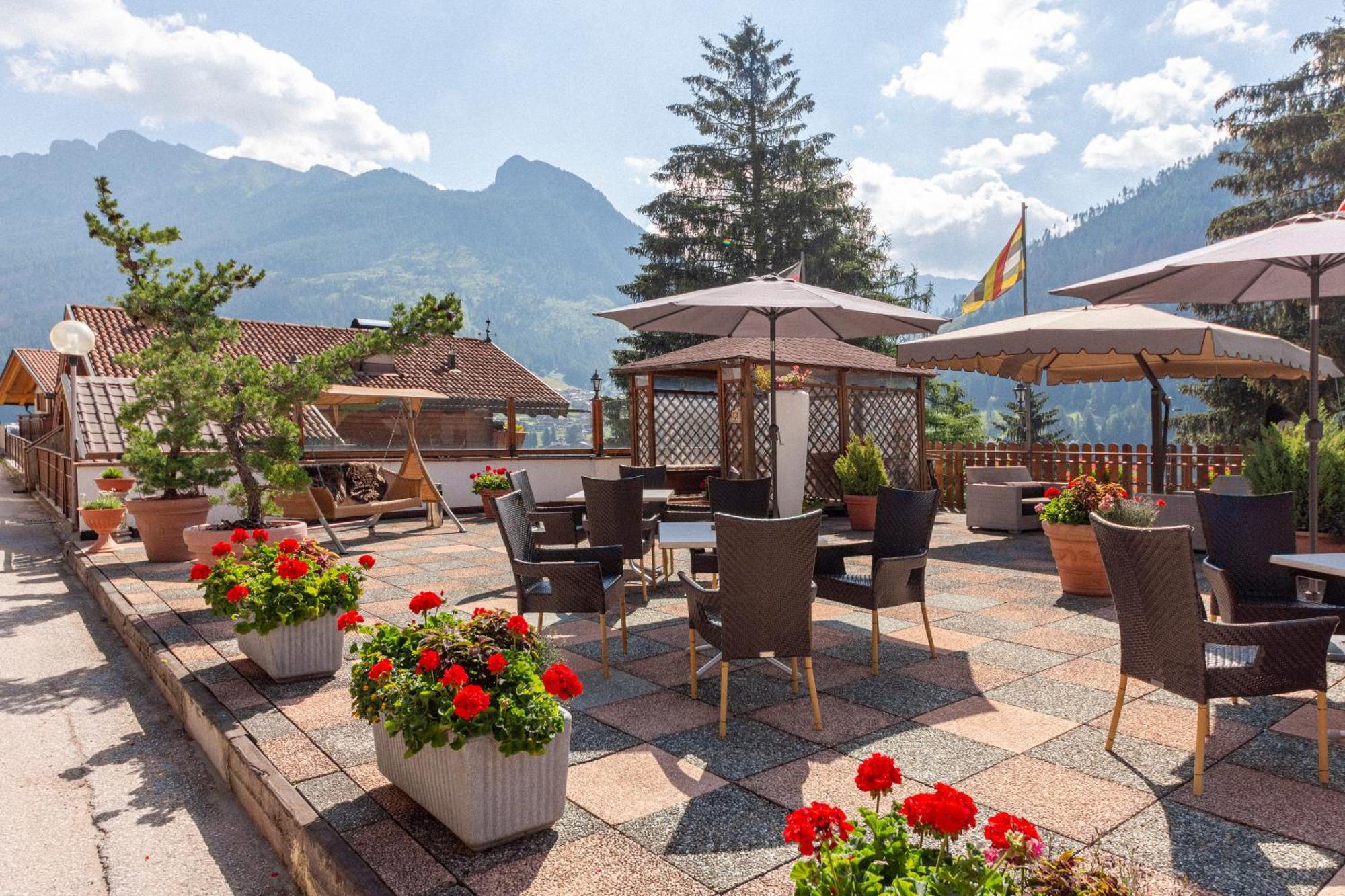 Monza Dolomites Hotel Moena Exteriör bild